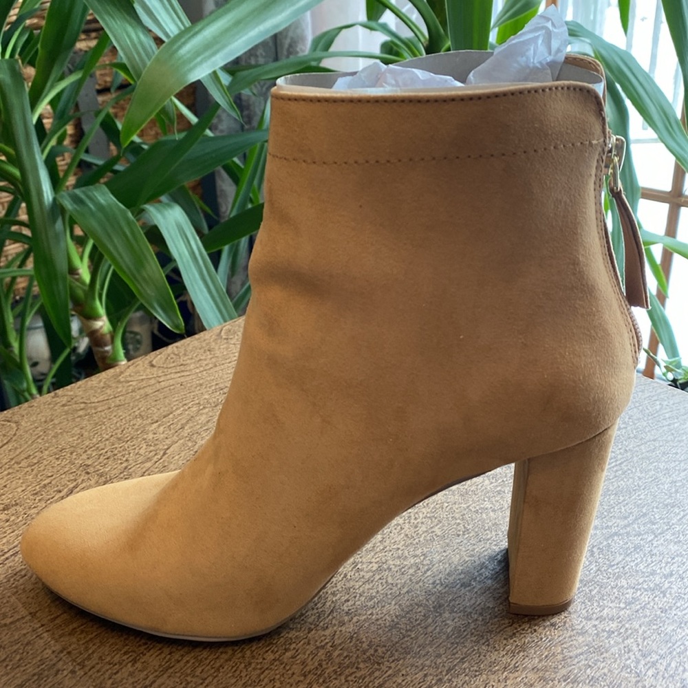 Booties, women size 10 suede leather man-made leather